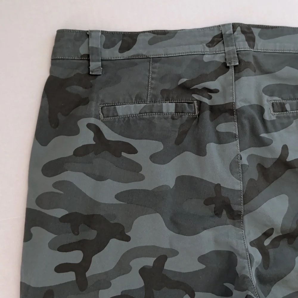 Gap "Gap for Good" Girlfriend Khaki Camouflage Pants 10 Green Pockets - Picture 9 of 15